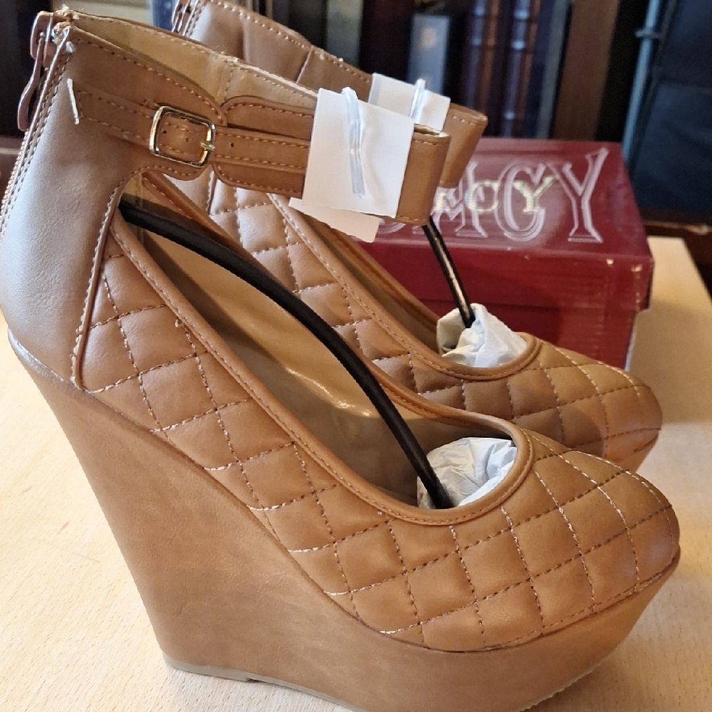 Delicacy Quilted Brown Wedge Heels